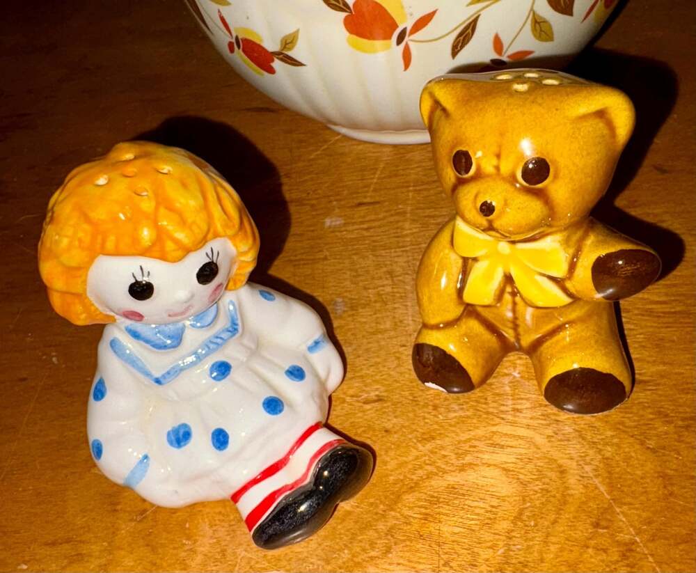 vintage Avon Raggedy Ann and Andy salt and pepper shakers